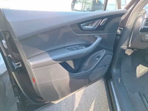 Used 2018 Audi Q7 3.0T Premium Plus w/ Premium Plus Package image 10