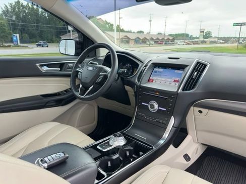 Used 2019 Ford Edge Titanium w/ Cold Weather Package AWD/4WD image 8