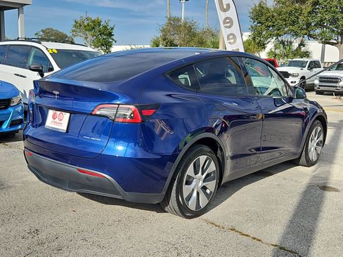 Used 2021 Tesla Model Y Long Range image 4