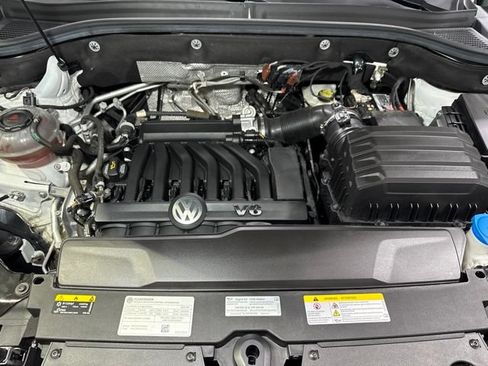 Used 2023 Volkswagen Atlas SEL R-Line AWD/4WD image 10