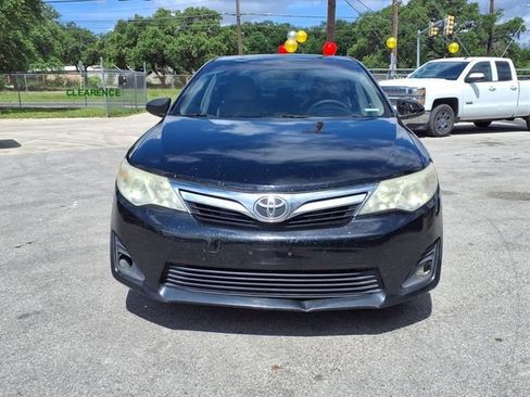 Used 2014 Toyota Camry LE FWD image 2