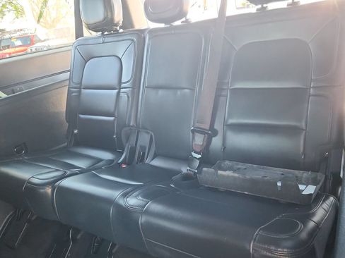 Used 2023 Lincoln Navigator L Reserve AWD/4WD image 11