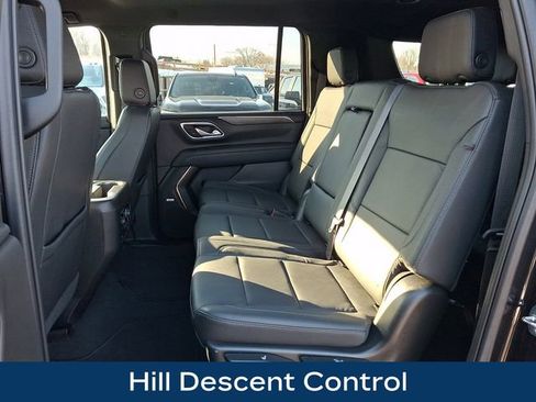 Used 2024 Chevrolet Suburban Z71 w/ Luxury Package AWD/4WD image 19
