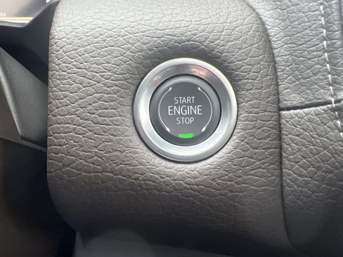 Used 2024 GMC Yukon Denali w/ Advanced Technology Package AWD/4WD image 24
