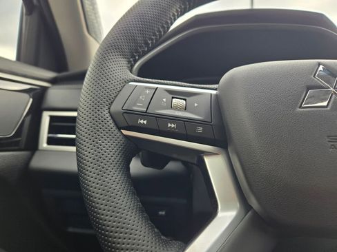 New 2026 Mitsubishi Outlander SE image 28