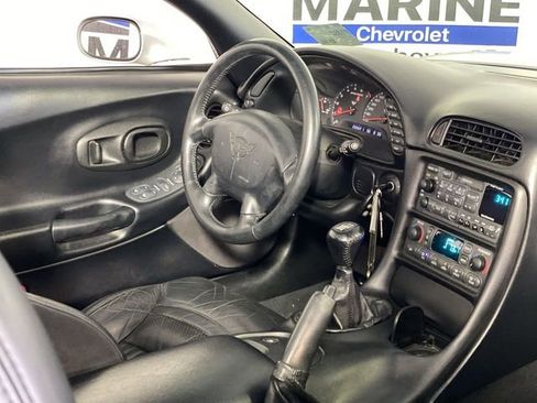 Used 1998 Chevrolet Corvette Convertible w/ Memory Pkg RWD image 10