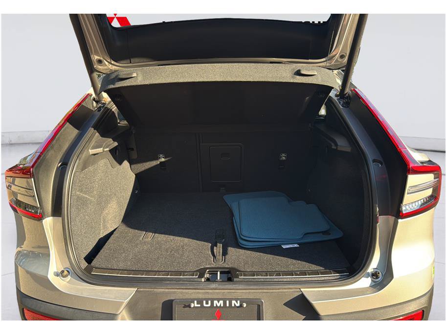 Used 2023 Volvo C40 P8 Recharge Ultimate AWD/4WD image 12