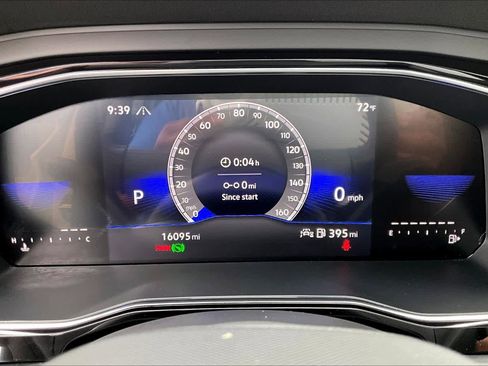 Used 2023 Volkswagen Jetta SE image 25