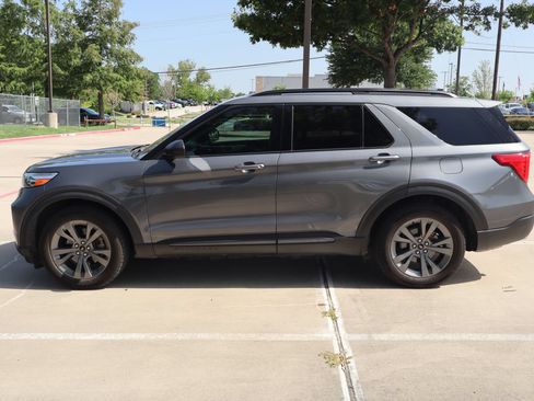 Used 2021 Ford Explorer XLT w/ Equipment Group 202A RWD image 7
