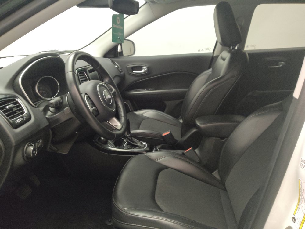 Used 2018 Jeep Compass Latitude w/ Popular Equipment Group AWD/4WD image 17