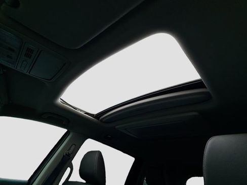 Used 2016 Honda Odyssey Touring Elite image 22