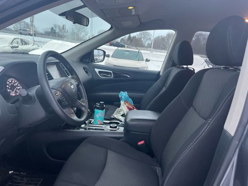 Used 2019 Nissan Pathfinder S image 9