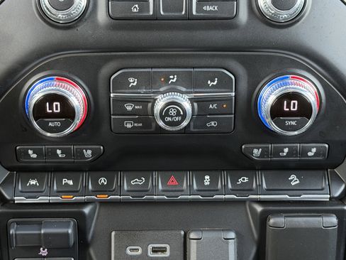 Used 2021 GMC Sierra 1500 AT4 w/ AT4 Value Package image 28