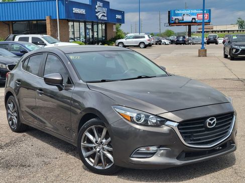 Used 2018 MAZDA MAZDA3 Touring FWD image 31