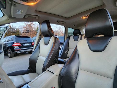 Used 2010 Volvo XC60 T6 image 27
