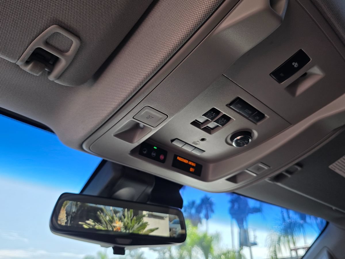 Used 2018 Cadillac Escalade Luxury RWD image 44