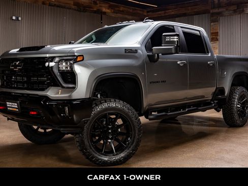 Used 2025 Chevrolet Silverado 2500 LT w/ Trail Boss Package image 5