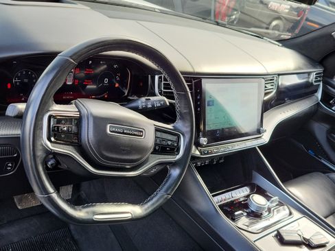 Used 2022 Jeep Grand Wagoneer Series II image 11
