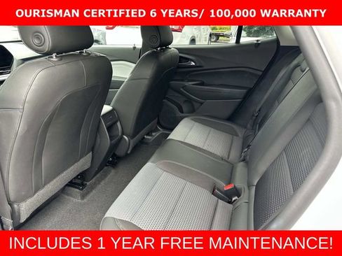Certified 2025 Chevrolet Trax LT w/ LT Convenience Package FWD image 16