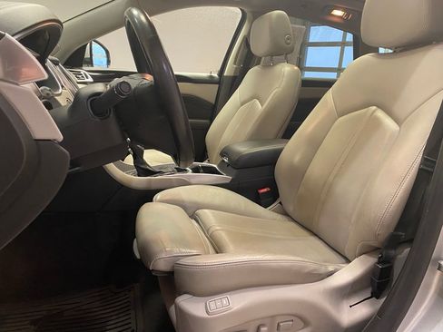 Used 2016 Cadillac SRX Luxury image 24