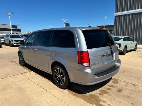 Used 2019 Dodge Grand Caravan GT FWD image 2