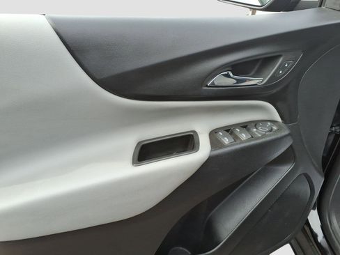 Used 2023 Chevrolet Equinox LS image 13