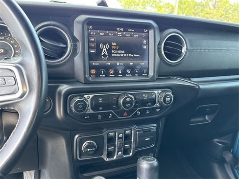 Used 2019 Jeep Wrangler Unlimited Sahara image 25