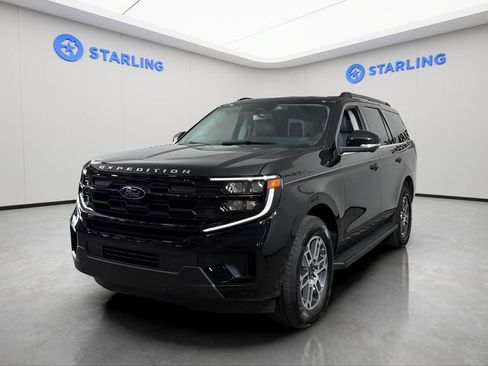 Used 2026 Ford Expedition Active RWD image 16