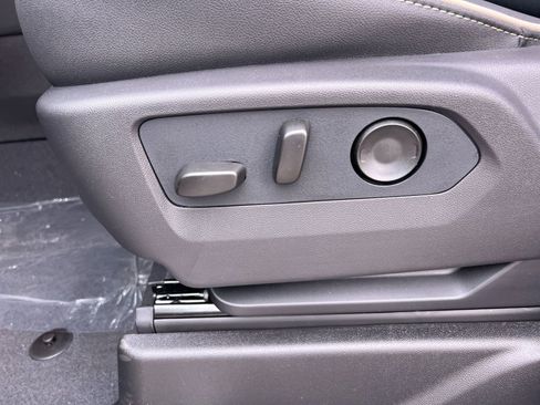 New 2026 GMC Yukon Elevation image 13