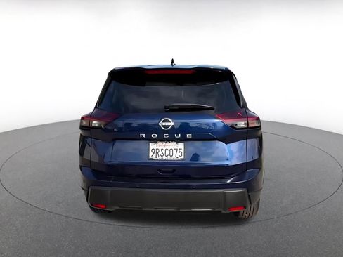 Used 2025 Nissan Rogue SV FWD image 12
