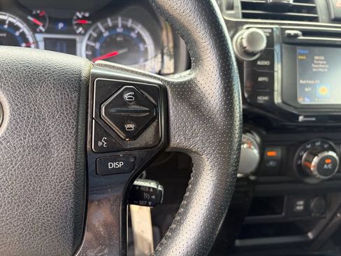 Used 2018 Toyota 4Runner TRD Off-Road Premium AWD/4WD image 27