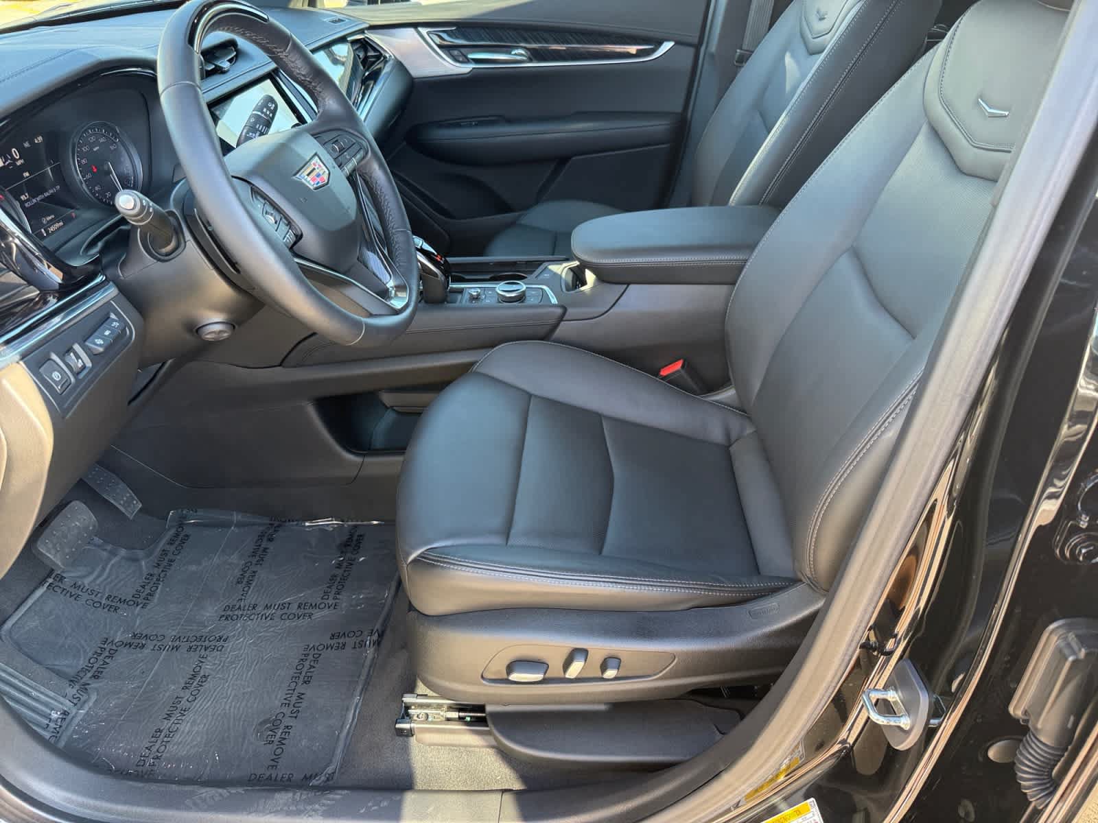 Used 2023 Cadillac XT6 Premium Luxury w/ Technology Package AWD/4WD image 10