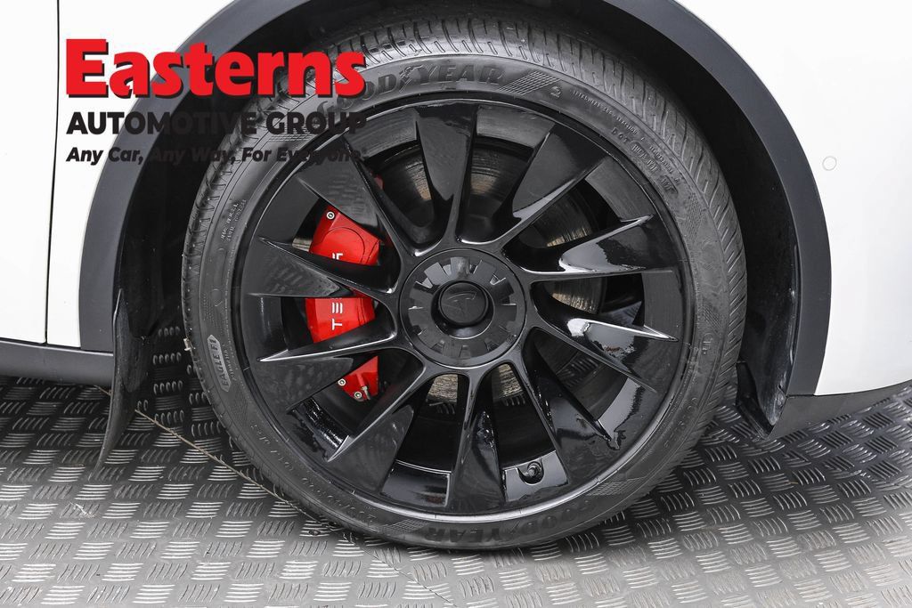 Used 2022 Tesla Model Y Long Range AWD/4WD image 27