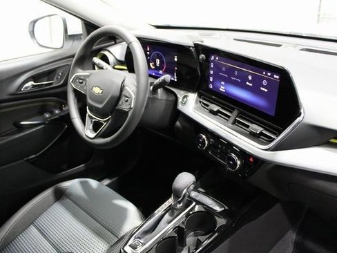 New 2026 Chevrolet Trax LT w/ Sunroof Package image 30