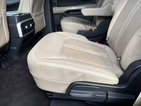 Used 2023 Ford Expedition Limited image 14