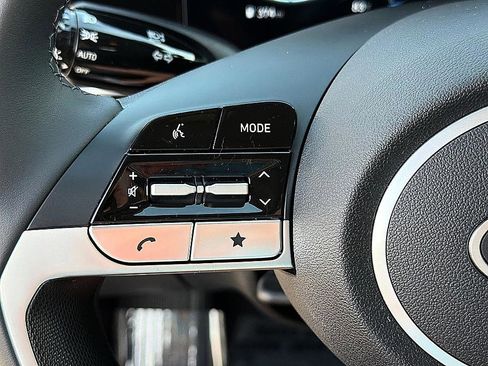 Certified 2025 Hyundai Elantra Limited image 14