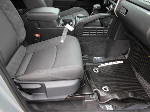 Used 2026 Toyota Tacoma SR w/ SR Upgrade Package AWD/4WD image 27