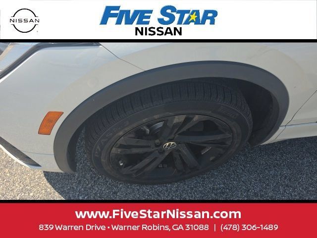 Used 2024 Volkswagen Tiguan SE R-Line FWD image 4