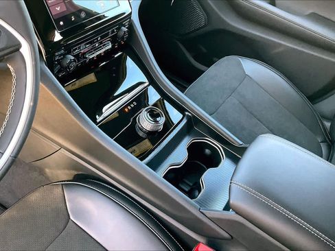 New 2025 Jeep Grand Cherokee Altitude AWD/4WD image 7