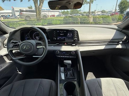 Used 2023 Hyundai Elantra Blue FWD image 25