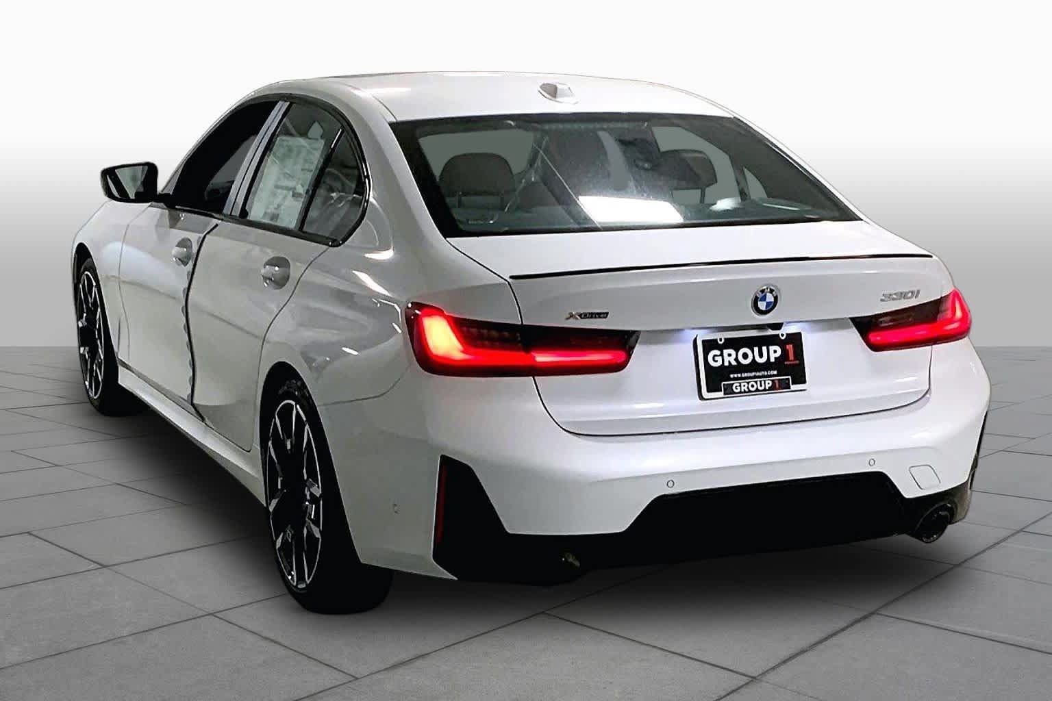 New 2026 BMW 330i xDrive Sedan w/ M Sport Package AWD/4WD image 9