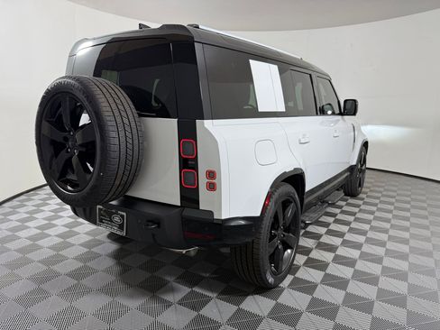 New 2026 Land Rover Defender 110 X-Dynamic SE AWD/4WD image 8