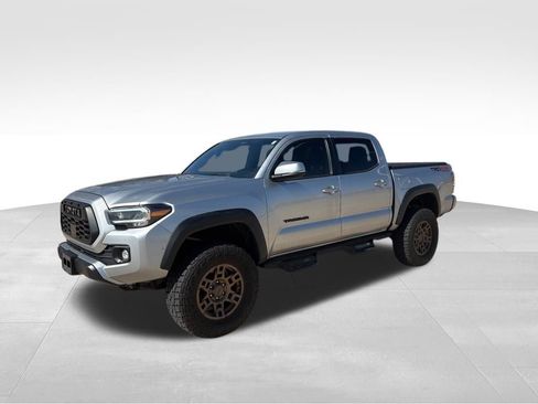 Used 2022 Toyota Tacoma TRD Off-Road w/ TRD Premium Off Road Package image 9