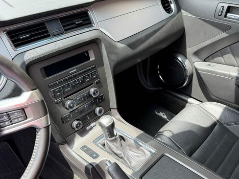 Used 2013 Ford Mustang GT Premium RWD image 26