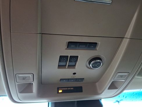 Used 2017 Chevrolet Tahoe LT w/ Luxury Package image 31