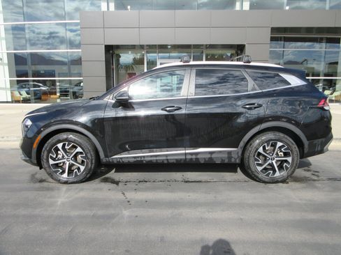 Used 2023 Kia Sportage EX AWD/4WD image 3