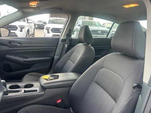 Used 2026 Nissan Altima 2.5 SV FWD image 6