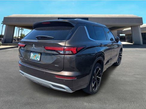 Used 2022 Mitsubishi Outlander SEL image 4