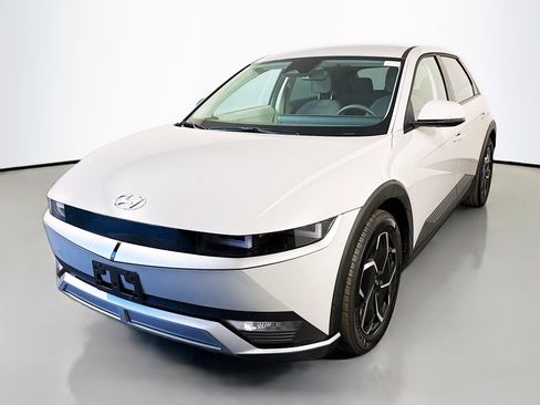 Used 2024 Hyundai Ioniq 5 SEL image 4