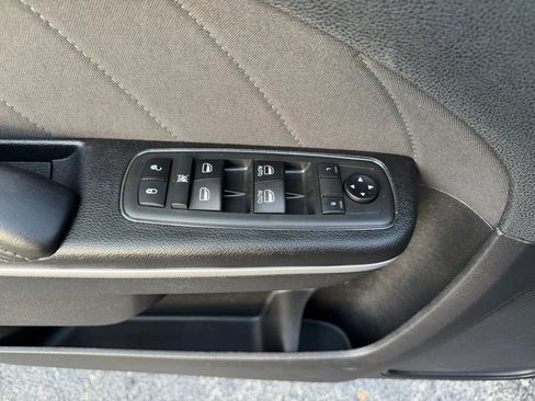 Used 2019 Dodge Charger SXT AWD/4WD image 14